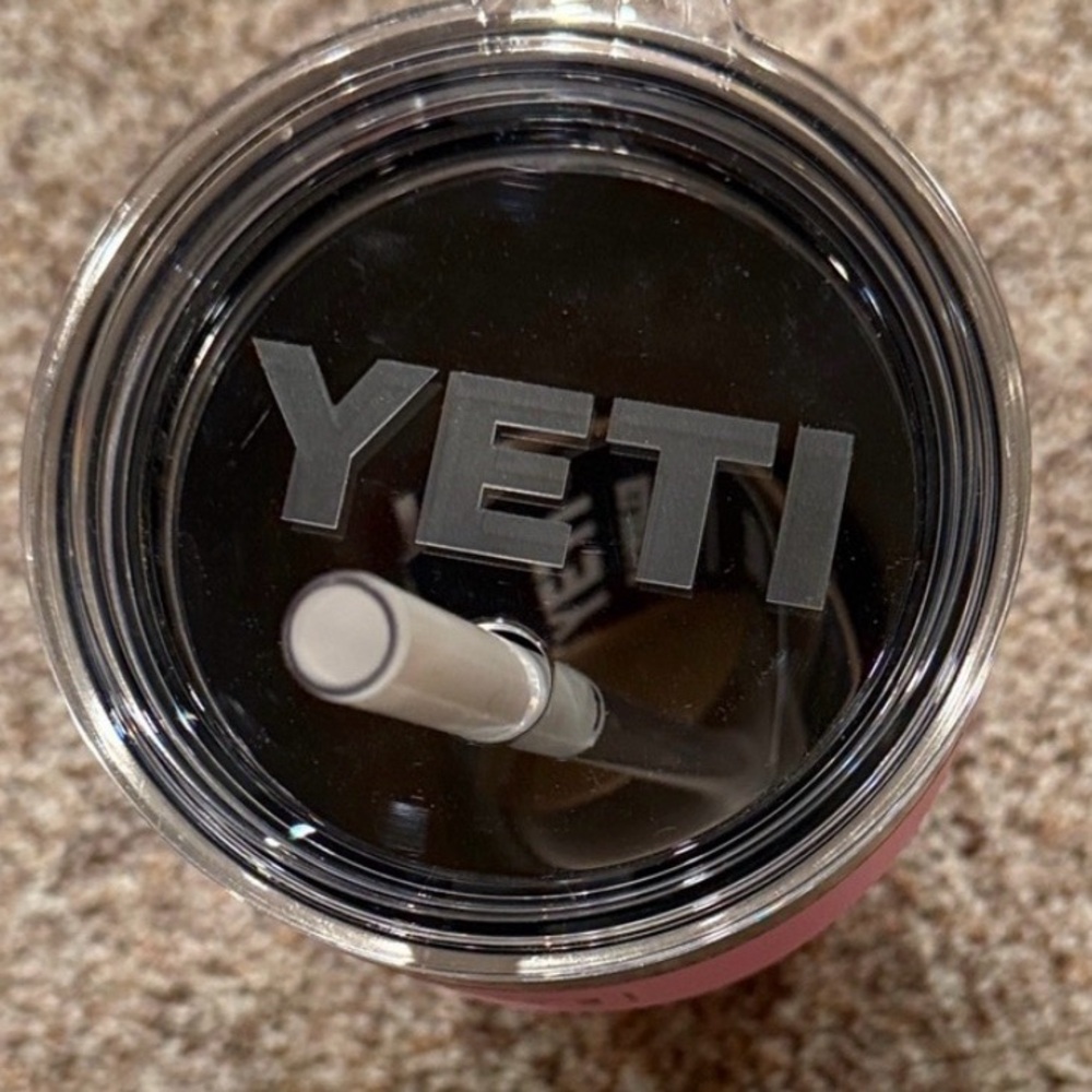 YETI Rambler 26 oz Cup with Straw Lid - Vibrant Pink
